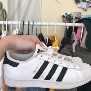 Adidas superstars